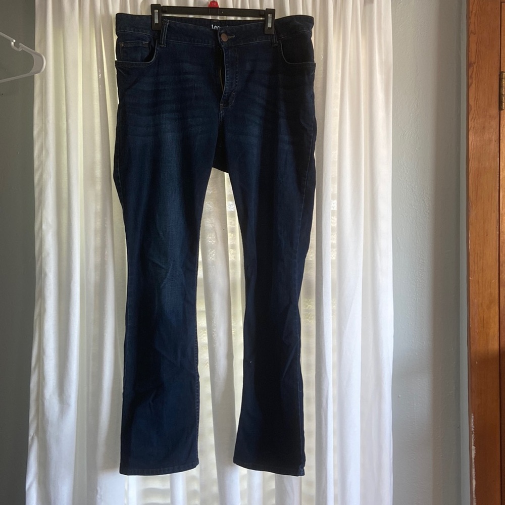 Mid rise bootcut Lee jeans.